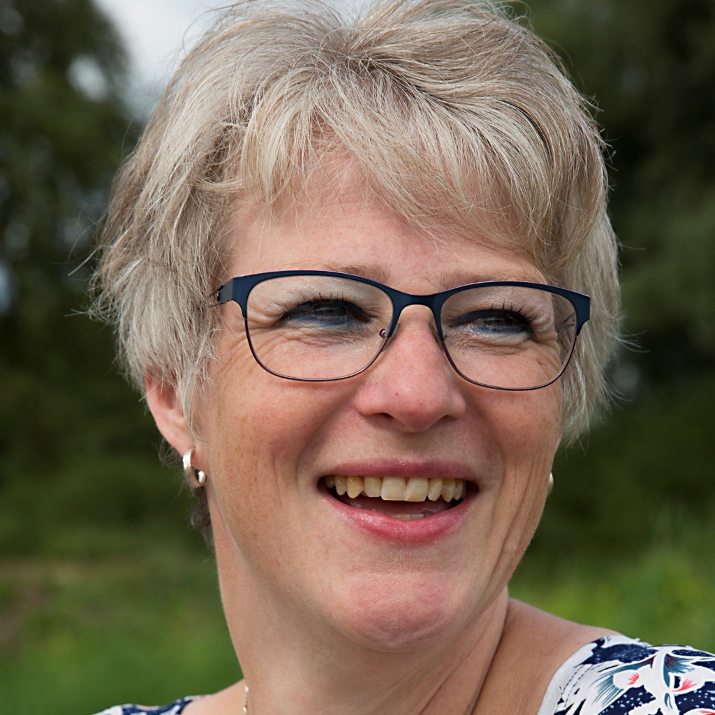Mr. Anita Abbring